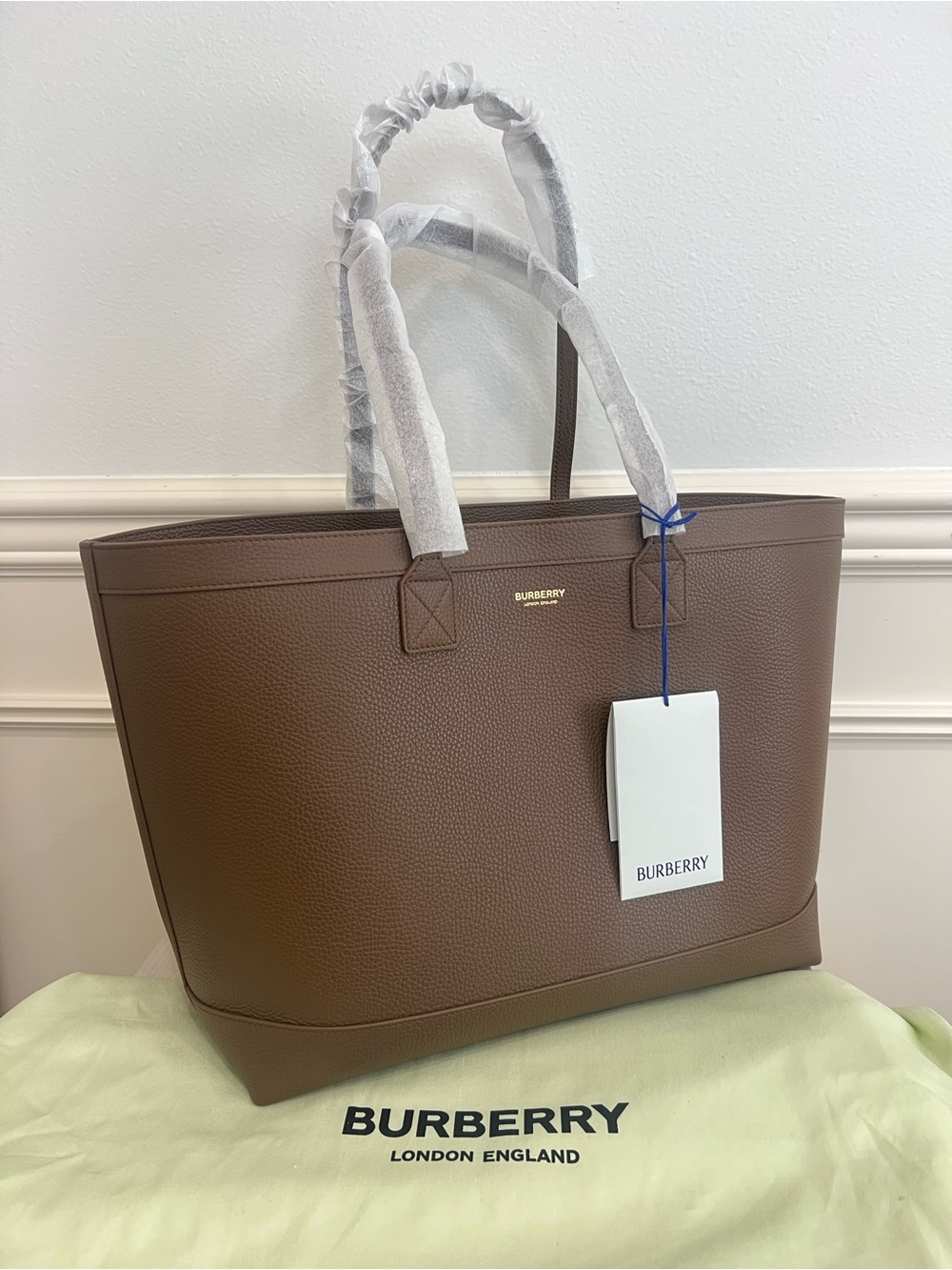 New Burberry Grainy Calfskin Medium London Tote Bag